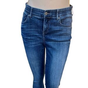 8158....Torrid Premium Skinny Jeans Size 16, W32", 27" Inseam, 10" Rise